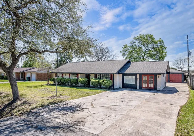 Homes for sale in Baytown, TX | 109 Staples Dr, Baytown, TX 77523 | MLS# 3935418