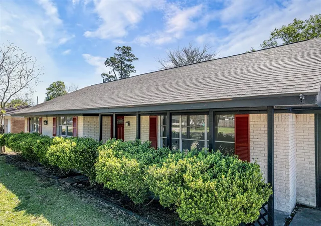 Homes for sale in Baytown, TX | 109 Staples Dr, Baytown, TX 77523 | MLS# 3935418
