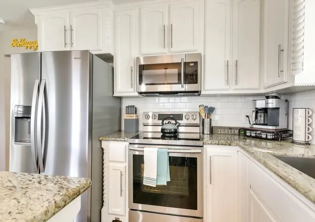 Photo 3 of Single family home for sale at 207 Sandpebble Pl, Freeport, TX 77541 | MLS# 66151733 | Listing updated on 2026-08-01