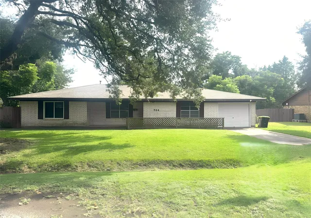 36th image of 706 University Ave, Wharton, TX 77488 | MLS# 96104918