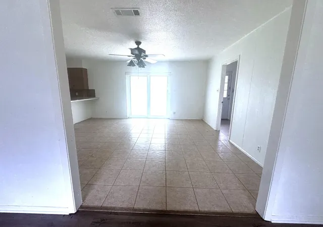 4th image of 706 University Ave, Wharton, TX 77488 | MLS# 96104918