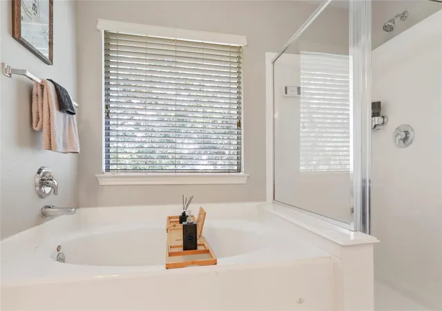 3rd image of 418 Folk Crest Ln, Dickinson, TX 77539 | MLS# 18699460