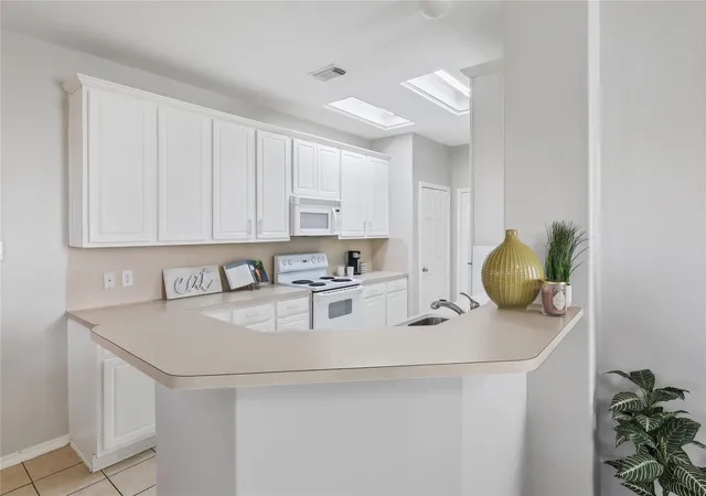 4th image of 418 Folk Crest Ln, Dickinson, TX 77539 | MLS# 18699460