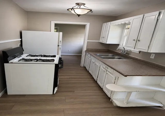 7th image of 4606 Schroeder St, Houston, TX 77011 | MLS# 9259310