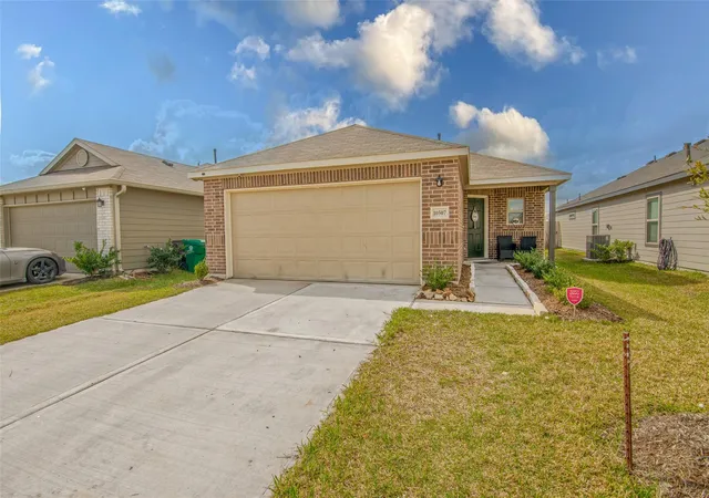Photo 2 of Single family home for sale at 10507 Vinca Minor Ln, Houston, TX 77016 | MLS# 62060859 | Listing updated on 2026-03-03
