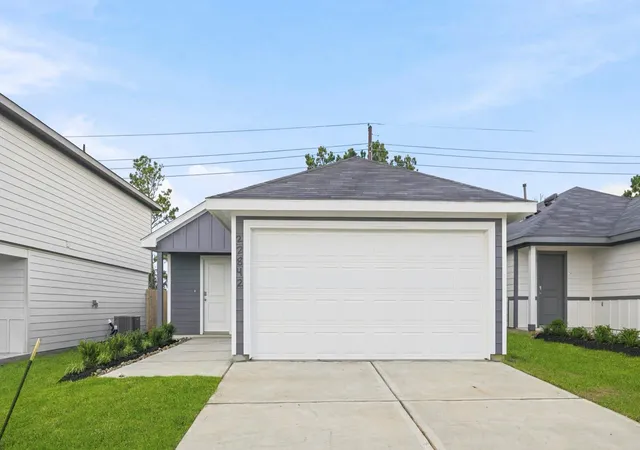 5th image of 220 Texas Ave, China, TX 77613 | MLS# 38000787