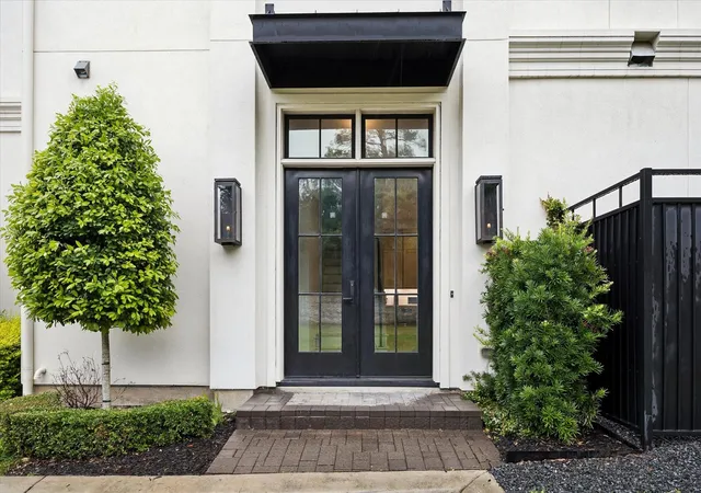 2nd image of 106 Wellington Row Rd, Houston, TX 77024 | MLS# 76839909