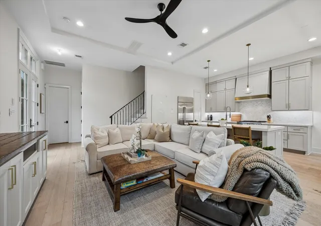 3rd image of 106 Wellington Row Rd, Houston, TX 77024 | MLS# 76839909