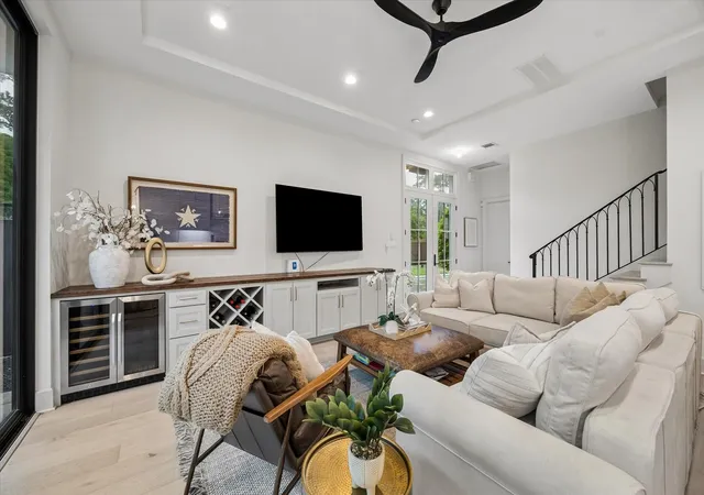 4th image of 106 Wellington Row Rd, Houston, TX 77024 | MLS# 76839909