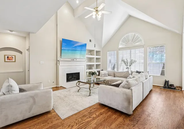 4th image of 410 Spring Lakes Hvn, Spring, TX 77373 | MLS# 3916268