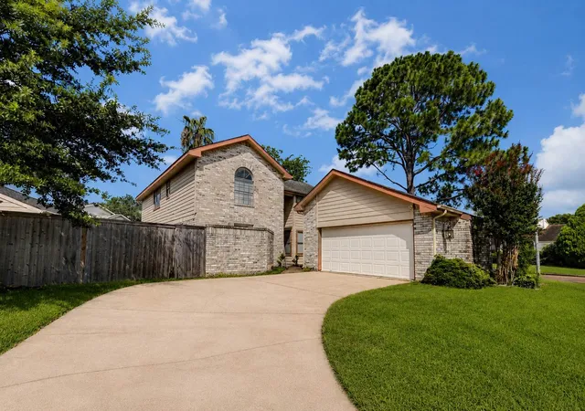 Photo 1 of Single family home for sale at 3102 Ashford Bnd Dr, Houston, TX 77082 | MLS# 5121134 | Listing updated on 2026-07-05