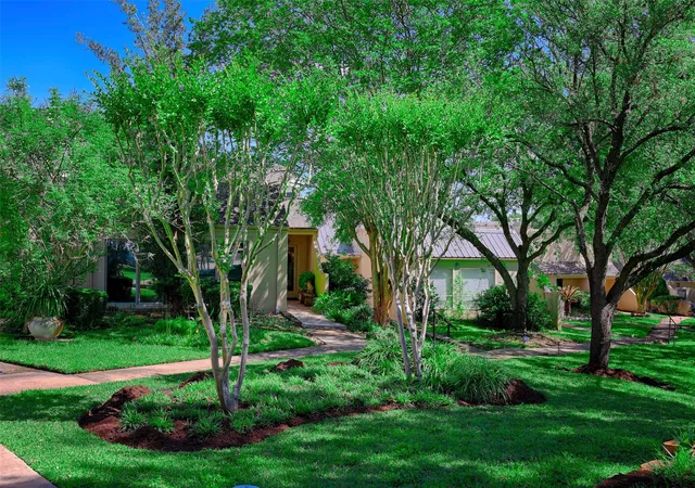 2nd image of 34 April Hl, Montgomery, TX 77356 | MLS# 8032296