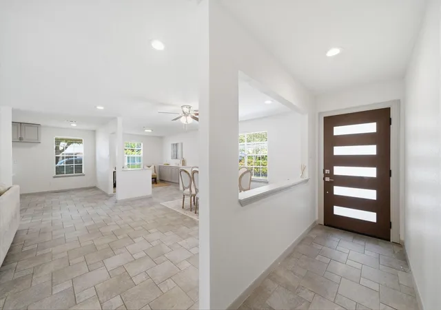 5th image of 10423 Alcott Dr, Houston, TX 77043 | MLS# 67412774