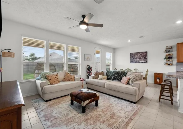 5th image of 714 Allana Ln, Alvin, TX 77511 | MLS# 53156724