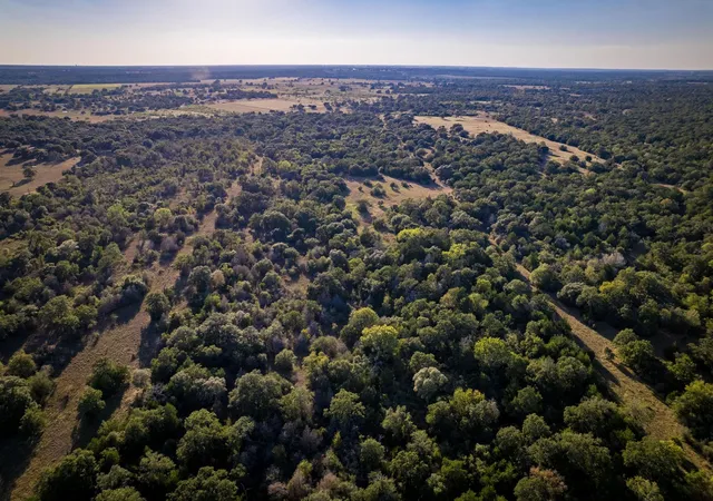 4th image of 1625 Shaws Bend Rd, Columbus, TX 78934 | MLS# 74515438