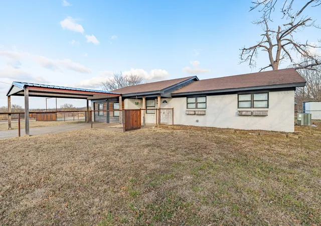 3rd image of 1193 Withers Rd, Mineral Wells, TX 76067 | MLS# 97879594