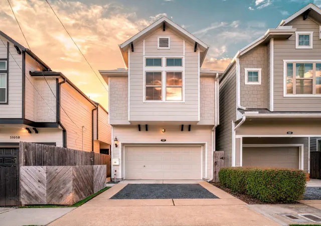 1st image of 5107 Darling St, Houston, TX 77007 | MLS# 39655317