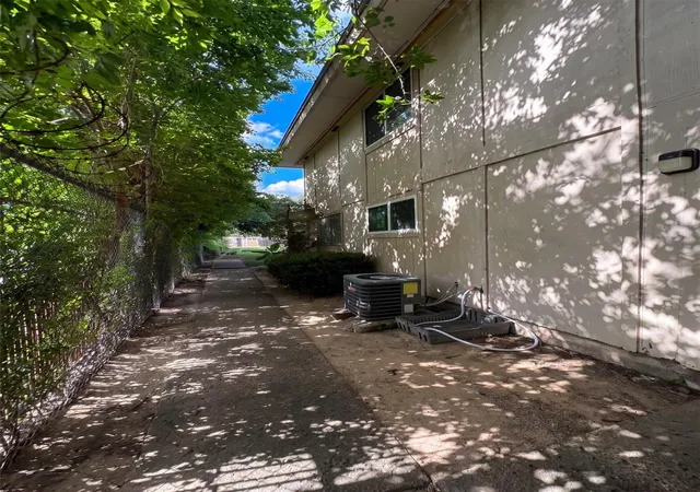 2nd image of 5638 Birchmont Dr, Houston, TX 77091