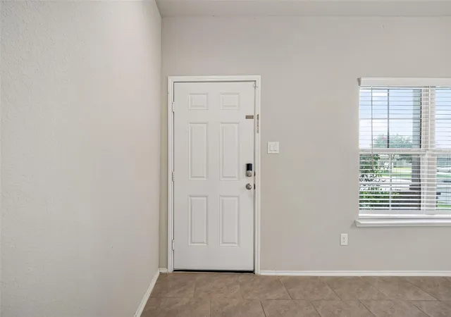 Photo 4 of Single family home for sale at 8126 Oakleaf Meadow Ct, Rosharon, TX 77583 | MLS# 12802349 | Listing updated on 2026-08-19
