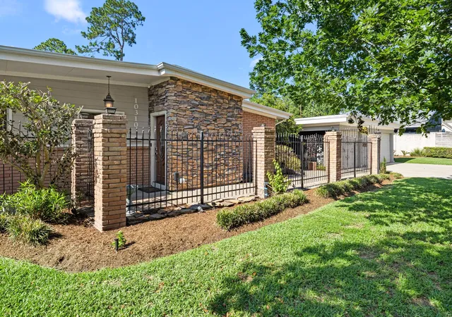 2nd image of 10310 Mayfield Rd, Houston, TX 77043 | MLS# 30180178