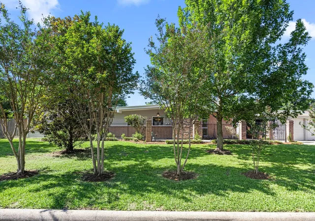 4th image of 10310 Mayfield Rd, Houston, TX 77043 | MLS# 30180178