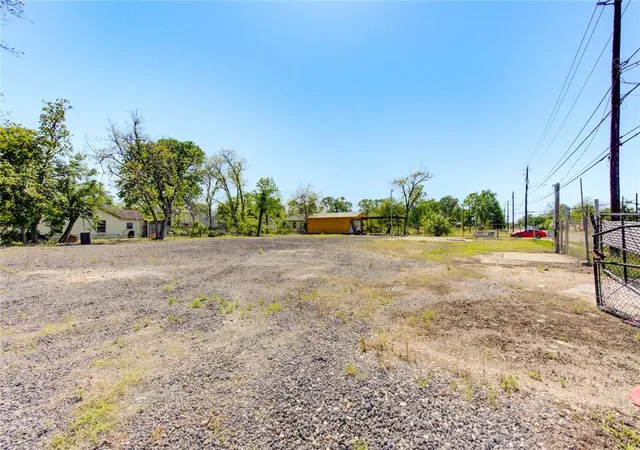 Photo 2 of Sale Pending at 6012 Laura Koppe Rd, Houston, TX 77016 | MLS# 20774413 | Listing updated on 2026-09-07