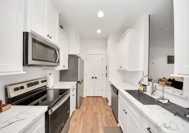 5th image of 2475 Underwood St, Houston, TX 77030
