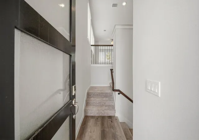 Photo 3 of Single family home for sale at 2975 Park Hl Ln, Stafford, TX 77477 | MLS# 58749949 | Listing updated on 2026-10-07