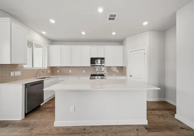 Photo 3 of Single family home for sale at 2975 Park Hl Ln, Stafford, TX 77477 | MLS# 58749949 | Listing updated on 2026-10-07