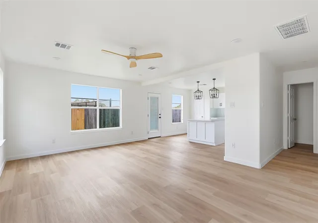 Photo 3 of Sale Pending at 915 Redcrest Springs Ct, Houston, TX 77073 | MLS# 4552583 | Listing updated on 2026-09-22