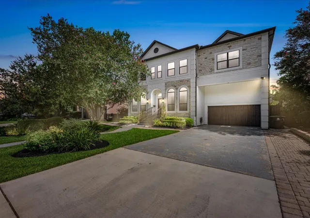 Photo 2 of Sale Pending at 5411 Aspen St, Houston, TX 77081 | MLS# 47928140 | Listing updated on 2026-09-06