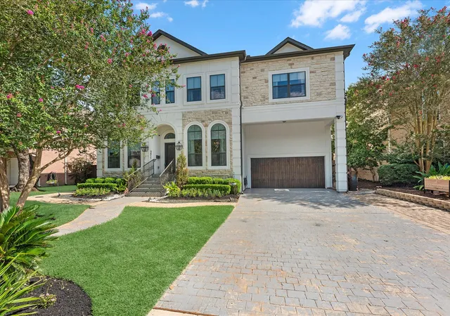 Photo 3 of Sale Pending at 5411 Aspen St, Houston, TX 77081 | MLS# 47928140 | Listing updated on 2026-09-06