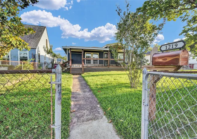 41st image of 1219 W 5th St, Freeport, TX 77541 | MLS# 35723135