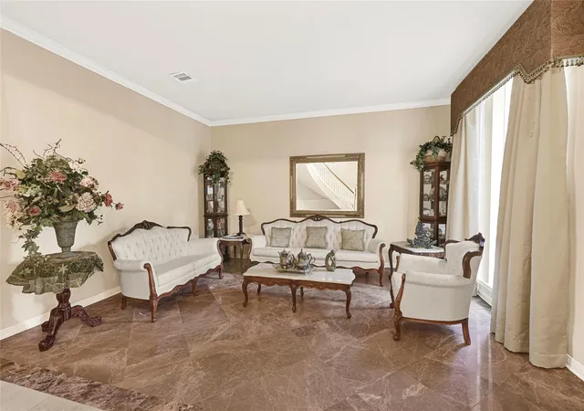 Photo 4 of Single family home for sale at 13702 Barons Brg Dr, Houston, TX 77069 | MLS# 59068690 | Listing updated on 2026-09-04