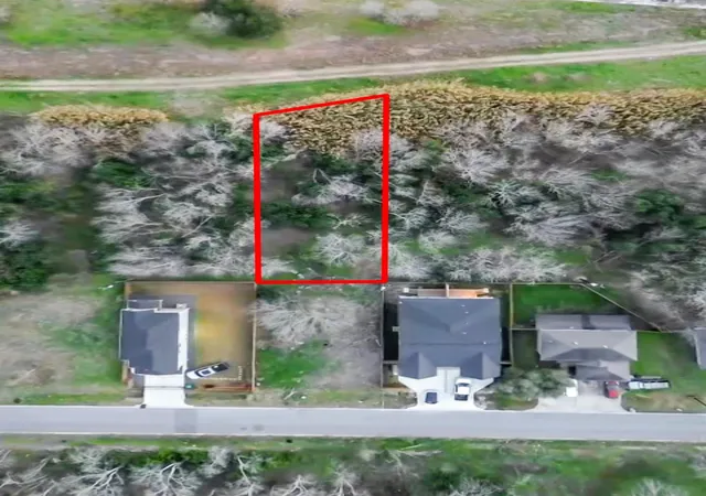 Photo 1 of Land for sale at 4719 Rue St, Houston, TX 77033 | MLS# 81233097 | Listing updated on 2026-08-26