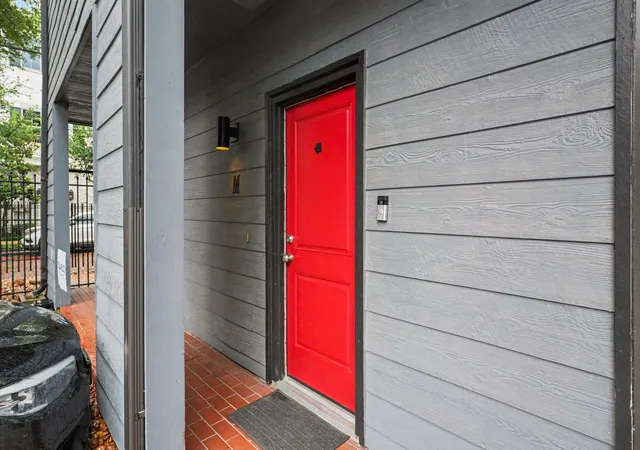 Photo 3 of Condo for sale at 2100 Commonwealth St #M, Houston, TX 77006 | MLS# 14891975 | Listing updated on 2026-09-06
