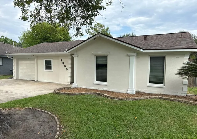 Photo 2 of Single family home for sale at 2309 Halbert Dr, Pearland, TX 77581 | MLS# 81010681 | Listing updated on 2026-09-05