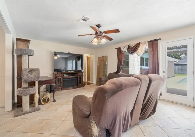 Photo 3 of Single family home for sale at 2309 Halbert Dr, Pearland, TX 77581 | MLS# 81010681 | Listing updated on 2026-09-05