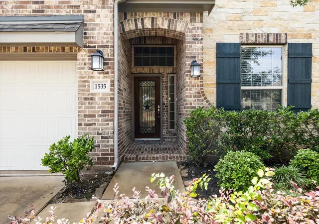 3rd image of 1535 Giles Dr, Richmond, TX 77406 | MLS# 33063862