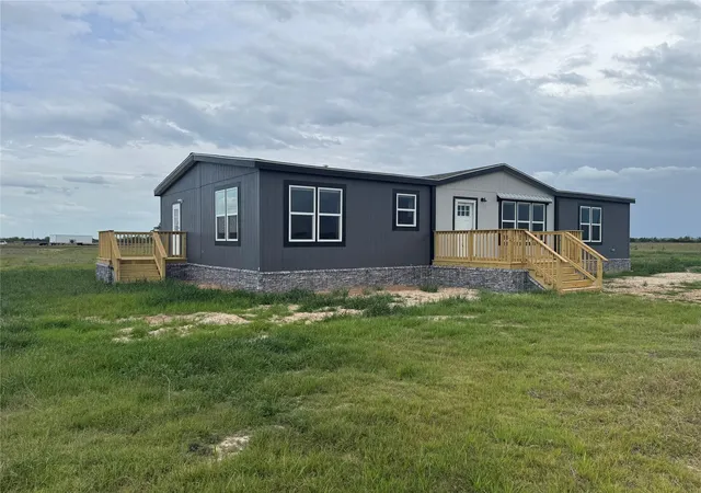 Photo 2 of Single family home for sale at 1231 Saddleback Dr, Bellville, TX 77418 | MLS# 69855276 | Listing updated on 2026-08-25
