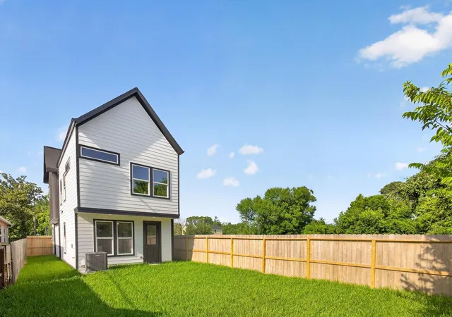 33rd image of 8027 Betty Boop St, Houston, TX 77028 | MLS# 9364047