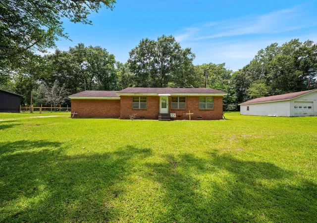 1st image of 1108 Ricks Rd, Lufkin, TX 75901 | MLS# 83107976