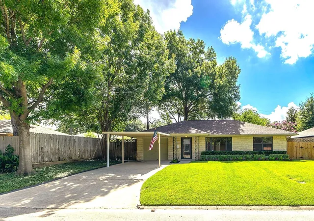 Photo 2 of Single family home for sale at 4218 Glebe Rd, Houston, TX 77018 | MLS# 20869161 | Listing updated on 2026-08-05