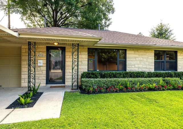 Photo 3 of Single family home for sale at 4218 Glebe Rd, Houston, TX 77018 | MLS# 20869161 | Listing updated on 2026-08-05