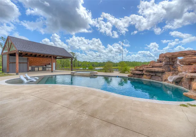 Photo 3 of Single family home for sale at 5454 Fm 350 N, Livingston, TX 77351 | MLS# 10707024 | Listing updated on 2026-04-20