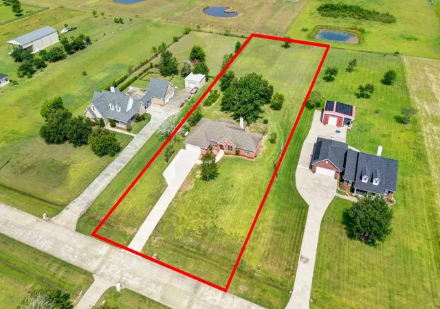 Photo 4 of Single family home for sale at 7411 Augusta Ln, Rosharon, TX 77583 | MLS# 58607999 | Listing updated on 2026-09-12