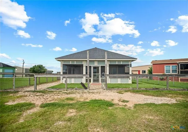 Photo 1 of Single family home for sale at 258 Alamo Beach Ave, Port Lavaca, TX 77979 | MLS# 90404968 | Listing updated on 2026-08-28