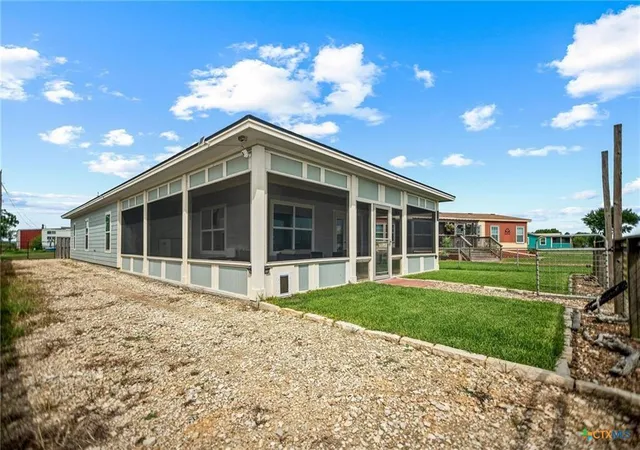 Photo 3 of Single family home for sale at 258 Alamo Beach Ave, Port Lavaca, TX 77979 | MLS# 90404968 | Listing updated on 2026-08-28