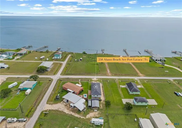 Photo 3 of Single family home for sale at 258 Alamo Beach Ave, Port Lavaca, TX 77979 | MLS# 90404968 | Listing updated on 2026-08-28