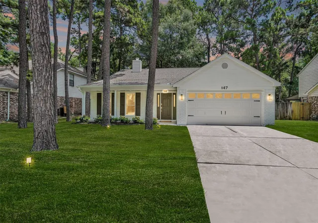 Photo 2 of Single family home for sale at 147 E Pathfinders Cir, Spring, TX 77381 | MLS# 64789483 | Listing updated on 2026-09-10